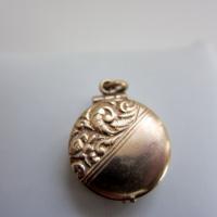Vintage 1940's Gold Filled Tiny Locket