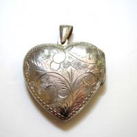 Vtg Sterlng Silver Heart Locket