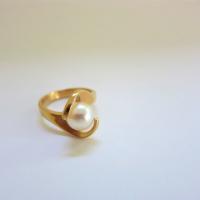 Vtg Vargas Faux Pearl Ring